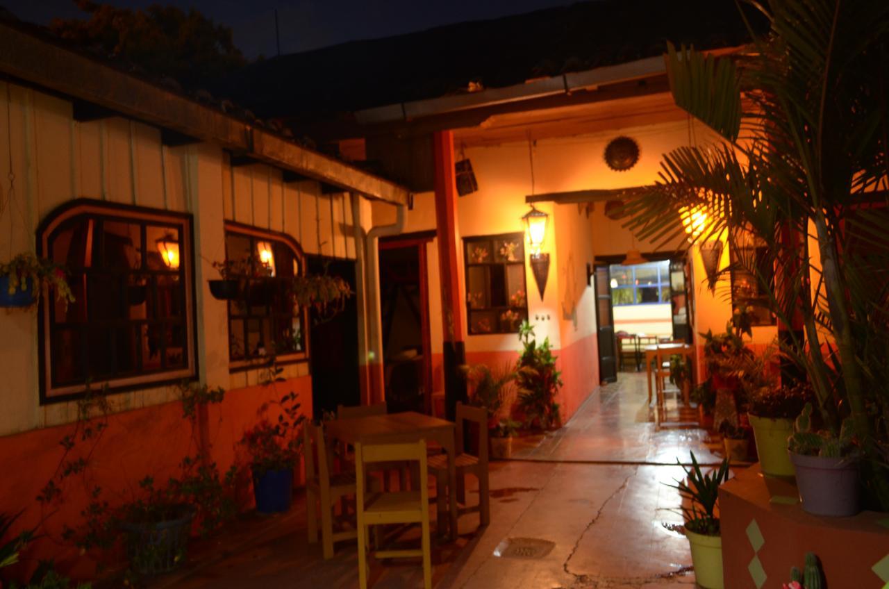 Hostal El Rincon De Los Camellos ซานกริสโตบัล เด ลาสกาซาส ภายนอก รูปภาพ