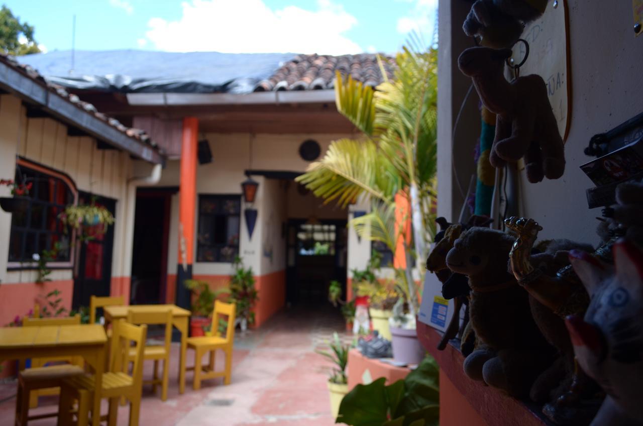 Hostal El Rincon De Los Camellos ซานกริสโตบัล เด ลาสกาซาส ภายนอก รูปภาพ